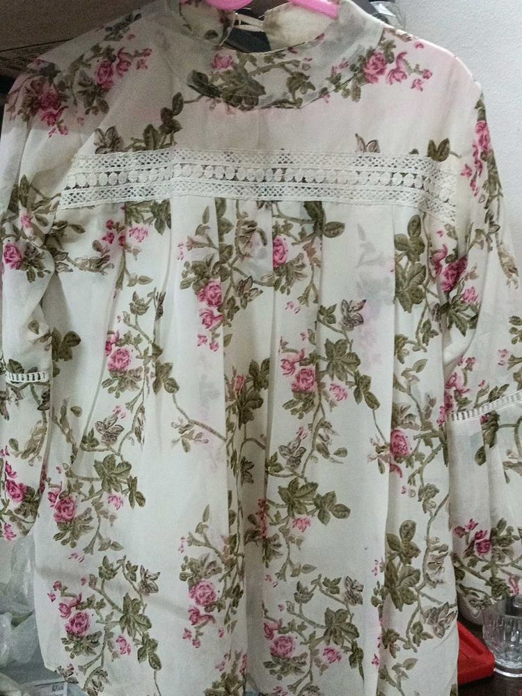 new like floral top