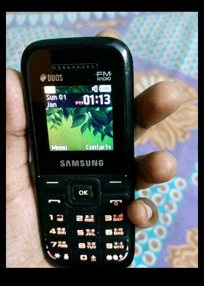 Keypad Samsung Phone With Its Battery