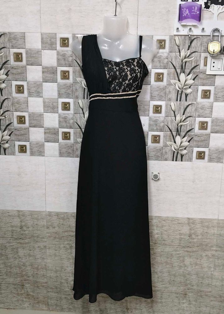 Elegant Black Maxi Dress