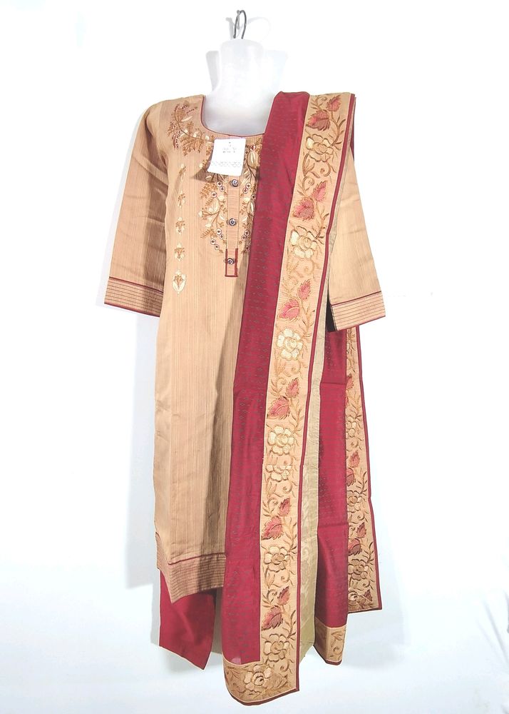 Nude And Maroon Kurta Ser (Women&#39;s)