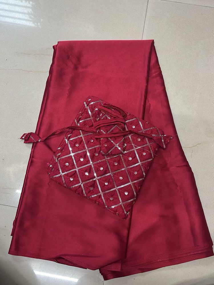 Elegant Maroon Saree😍