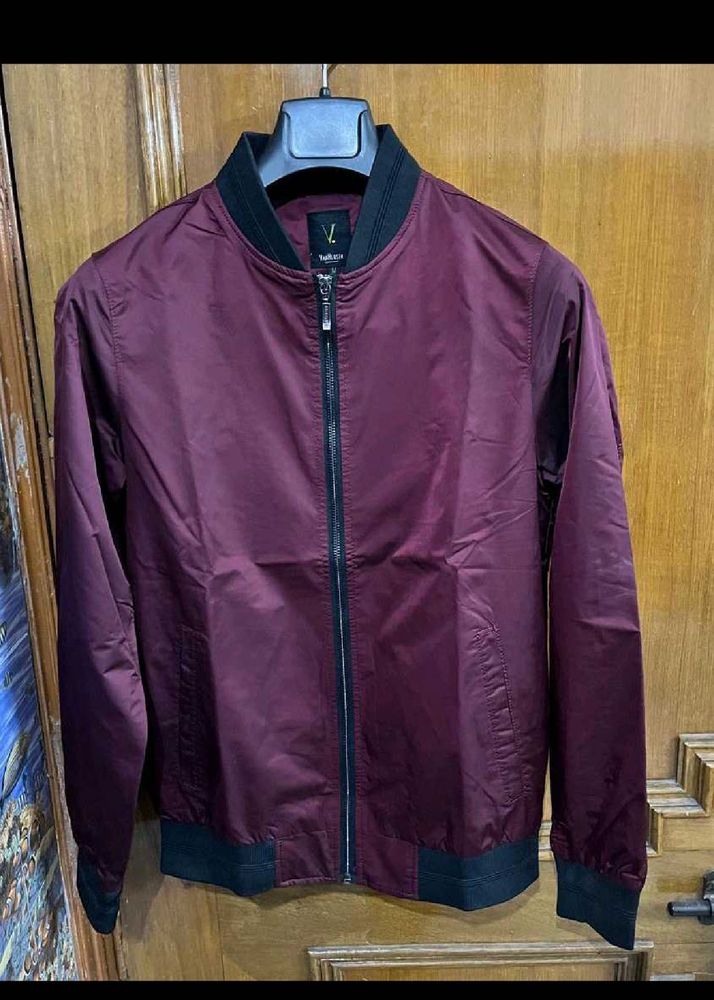 VAN HEUSEN MAROON BOMBER JACKET M