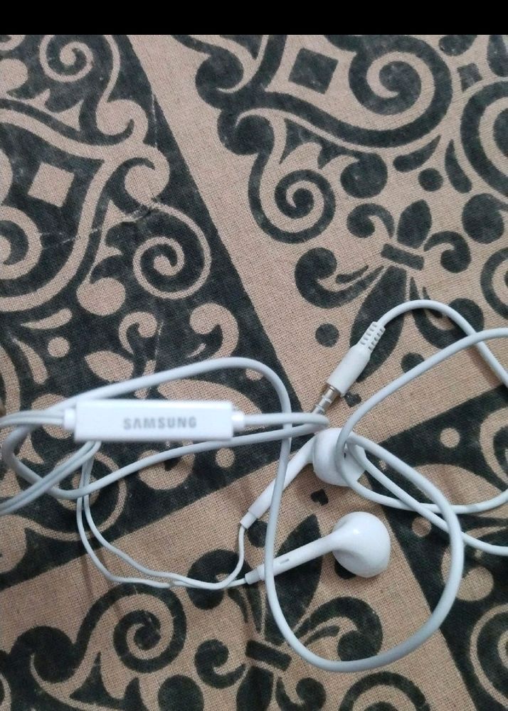 Samsung First Copy Earphones