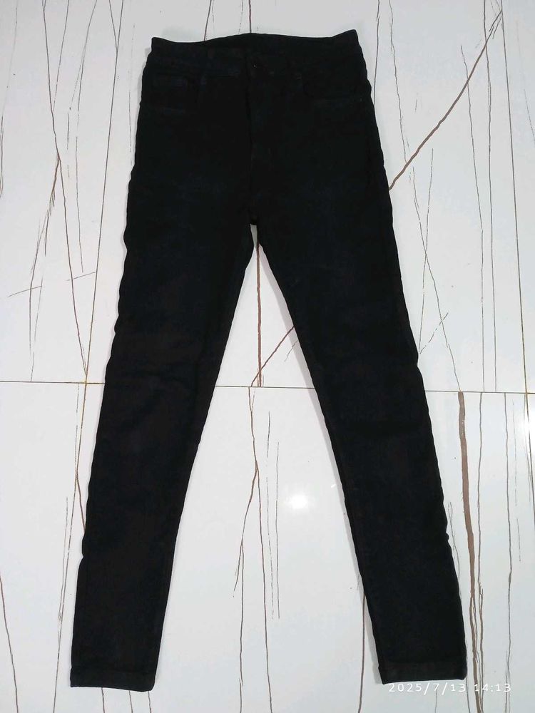 I am selling my jeans 👖 which now tight for me