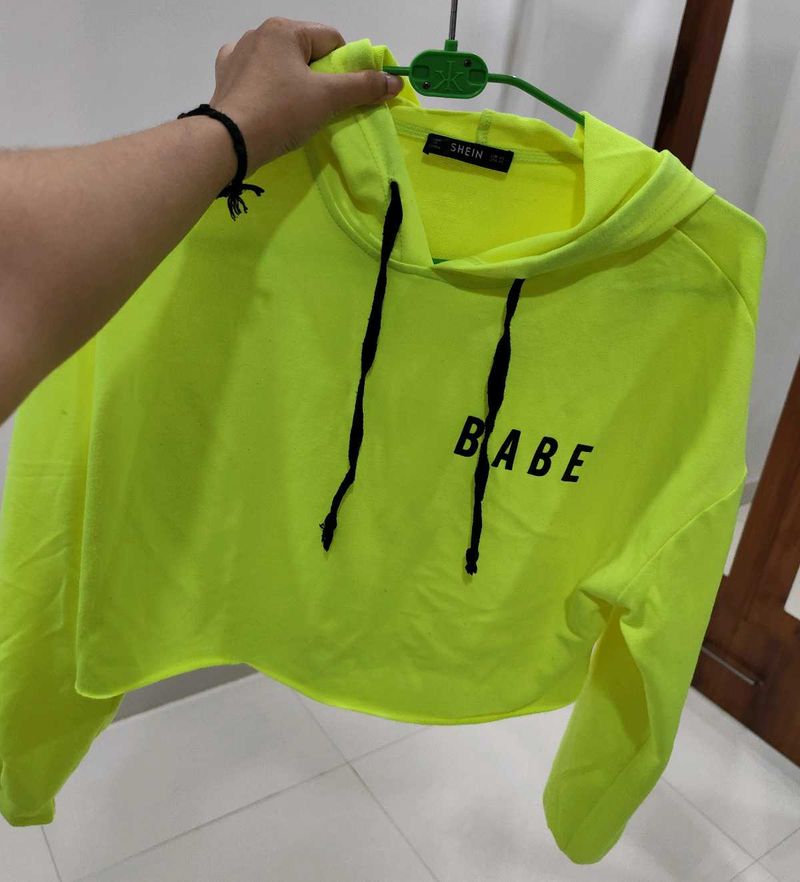 Neon &#39;BABE&#39; Hoodie Crop Top