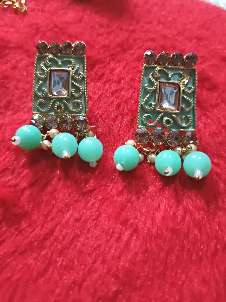 Elegant Green Earrings