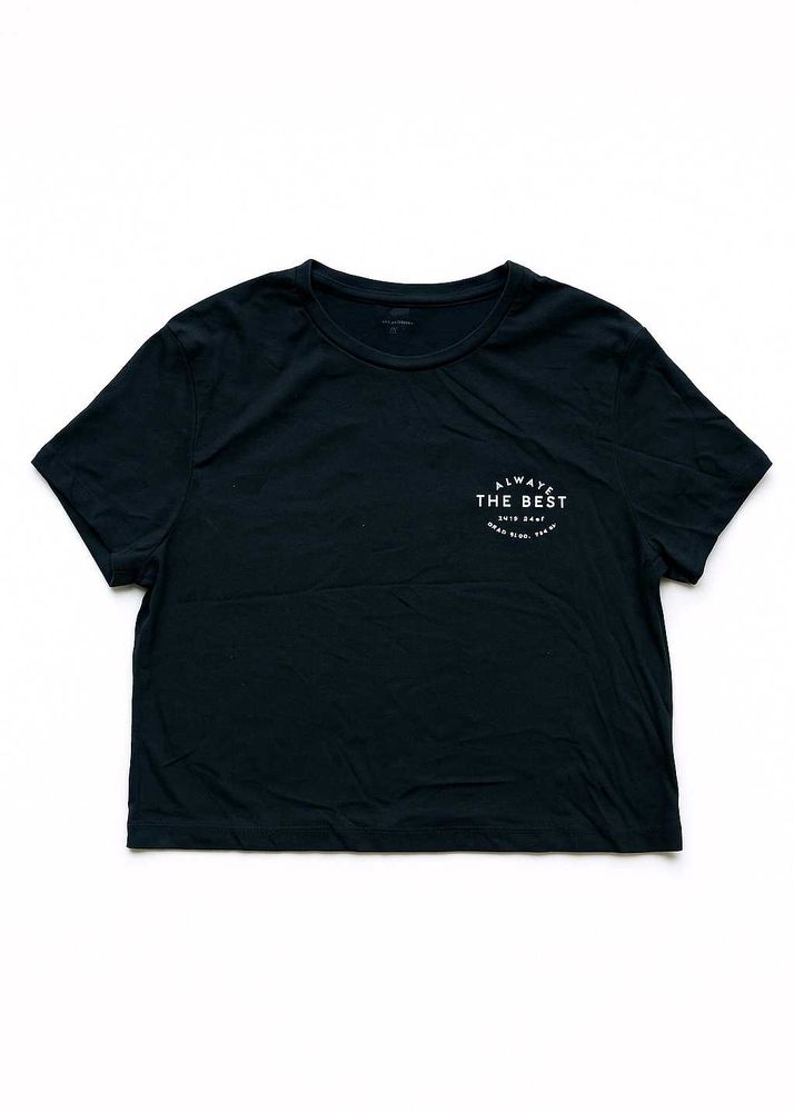 🎀Classic Black Crop Tshirt