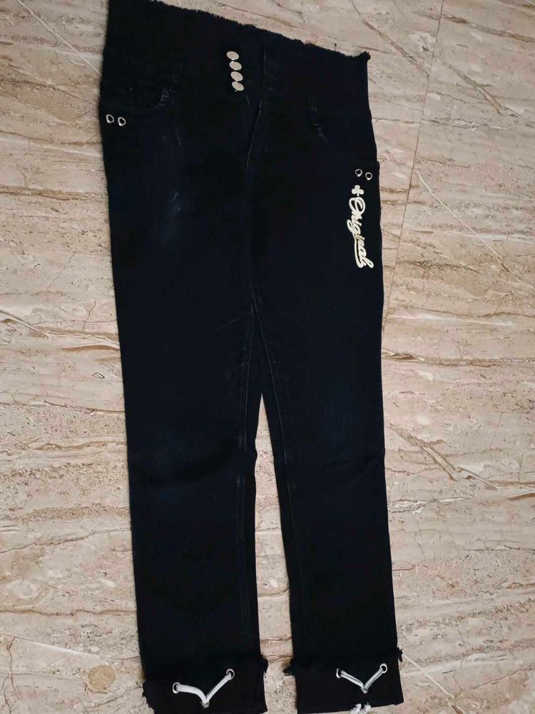 Stylish High-Waisted Jeans