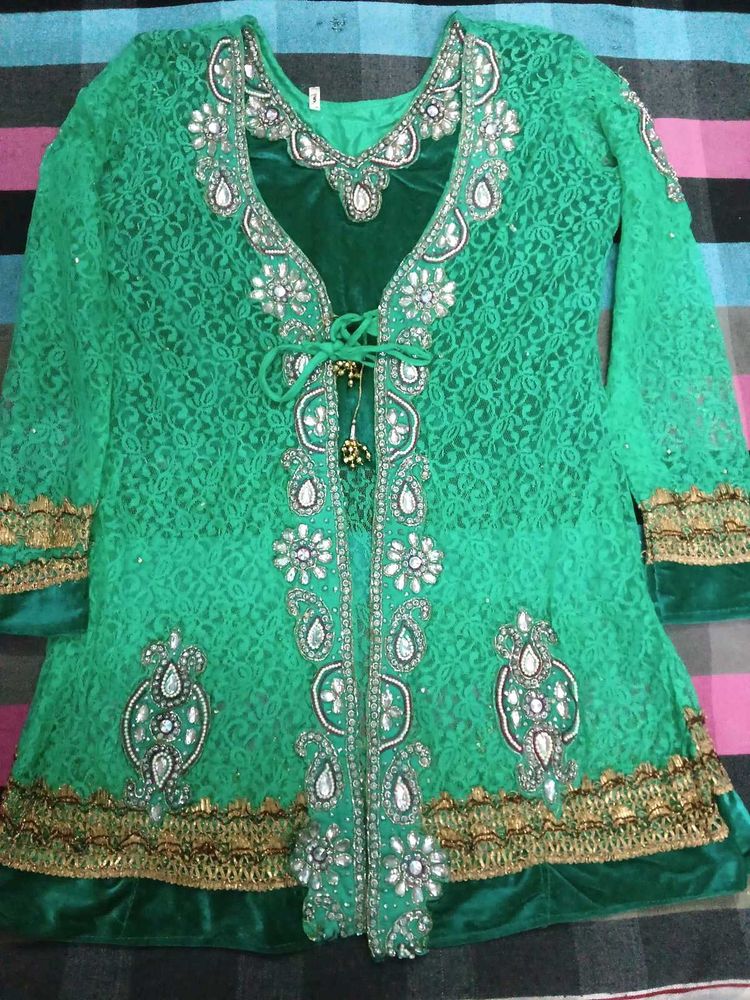 Elegant Green Embroidered Kameez