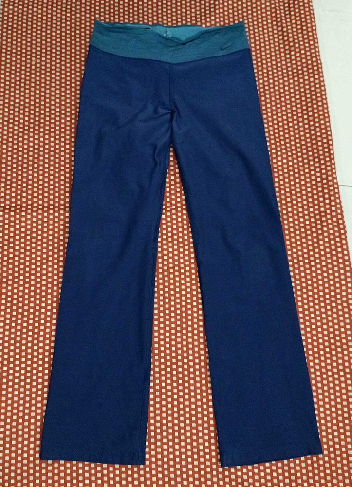 🏋️‍♀️ Nike Blue Yoga Pants