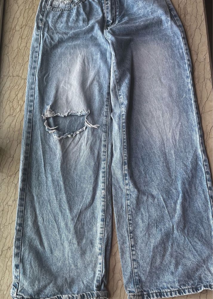 Ripped Denim Baggy Jeans