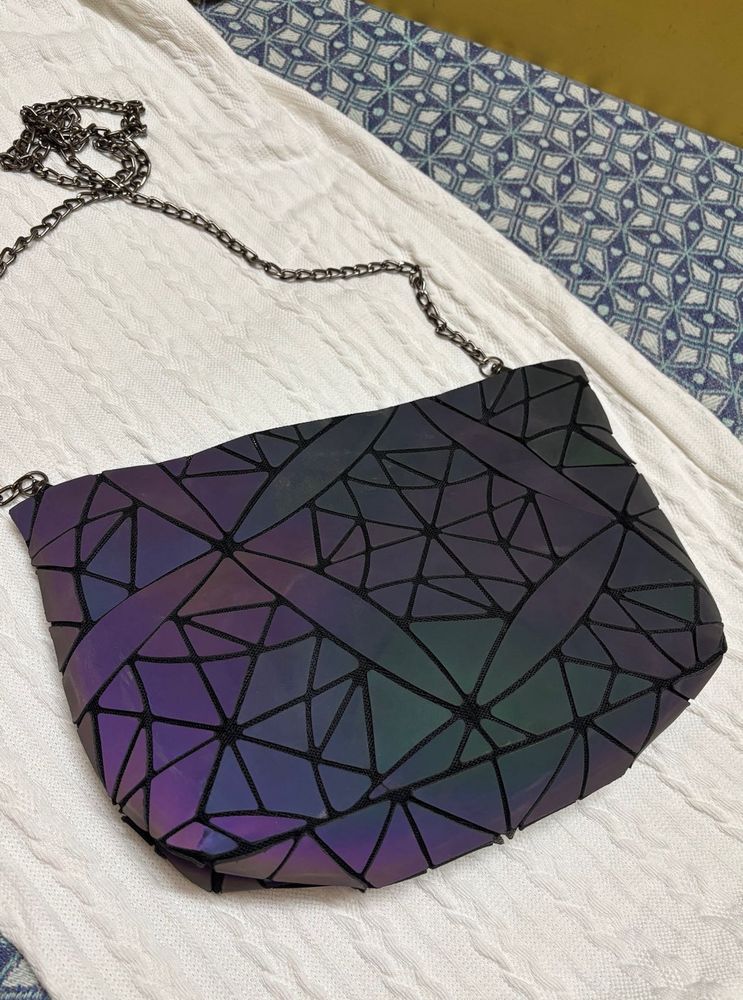 Baomi Luminous Sling Bag ✨✨🤌🏻