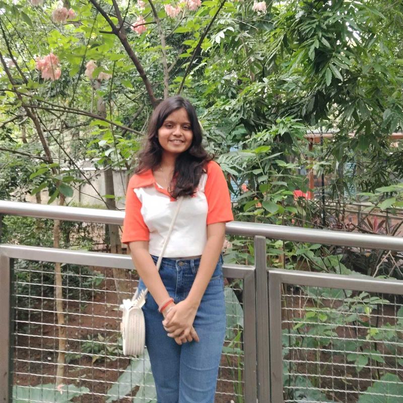 A Crop Top White Orange Colour