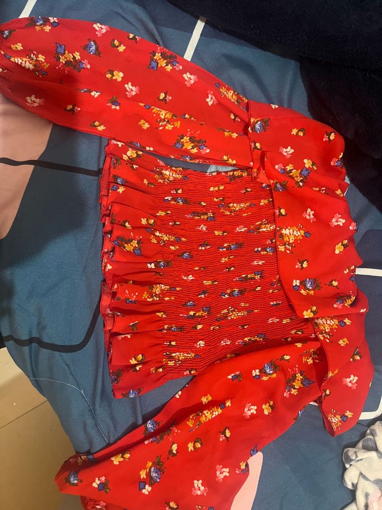 Floral Print Top offshoulder ball sleeves