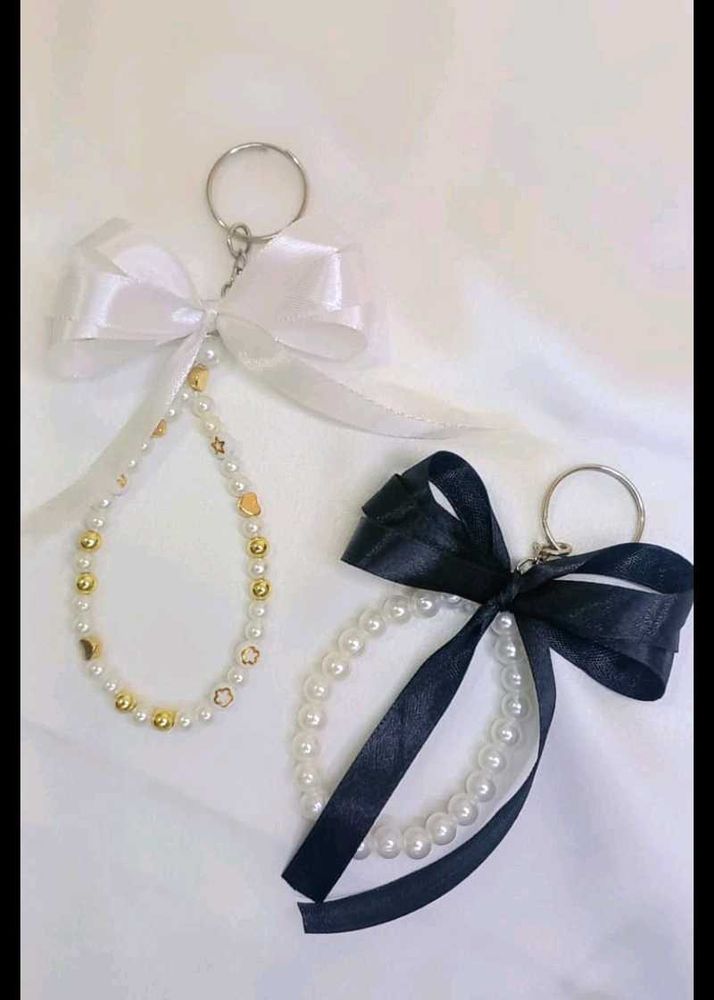 Pearl &amp; Bow Keychain Set(Set Of Two)