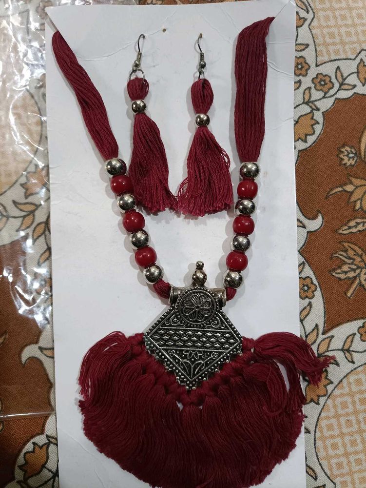Beautiful Maroon Neckpiece (Necklace) With Earing