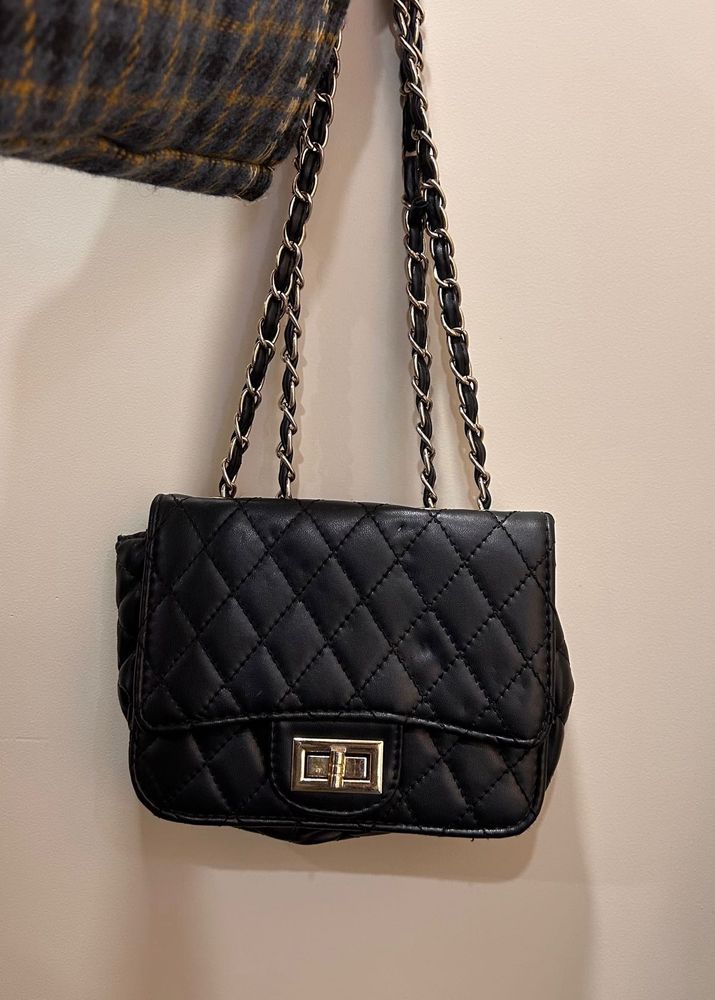 Quilted Chain Shoulder Bag