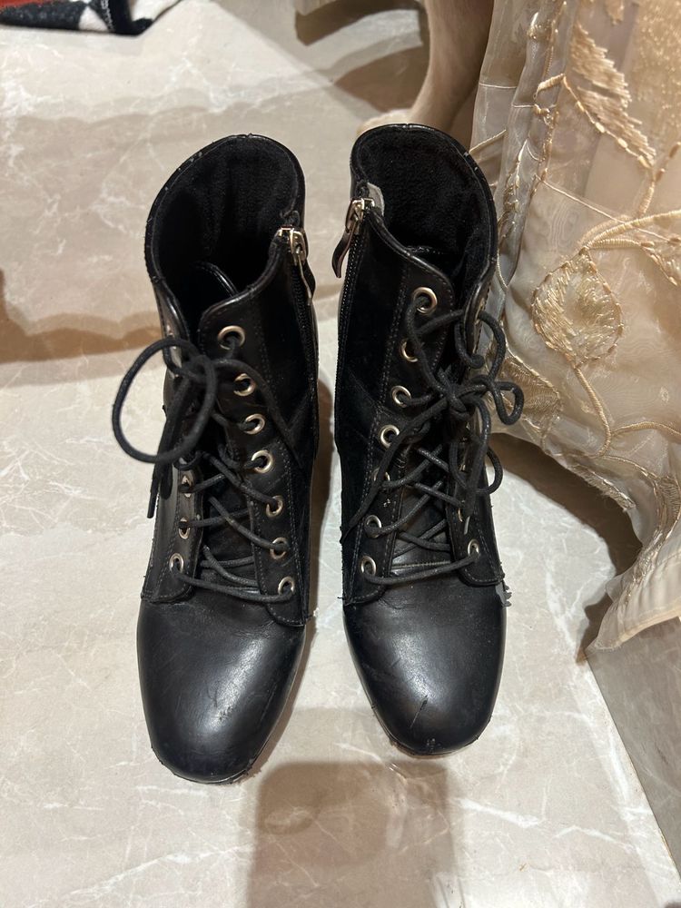 Black Winter Boots