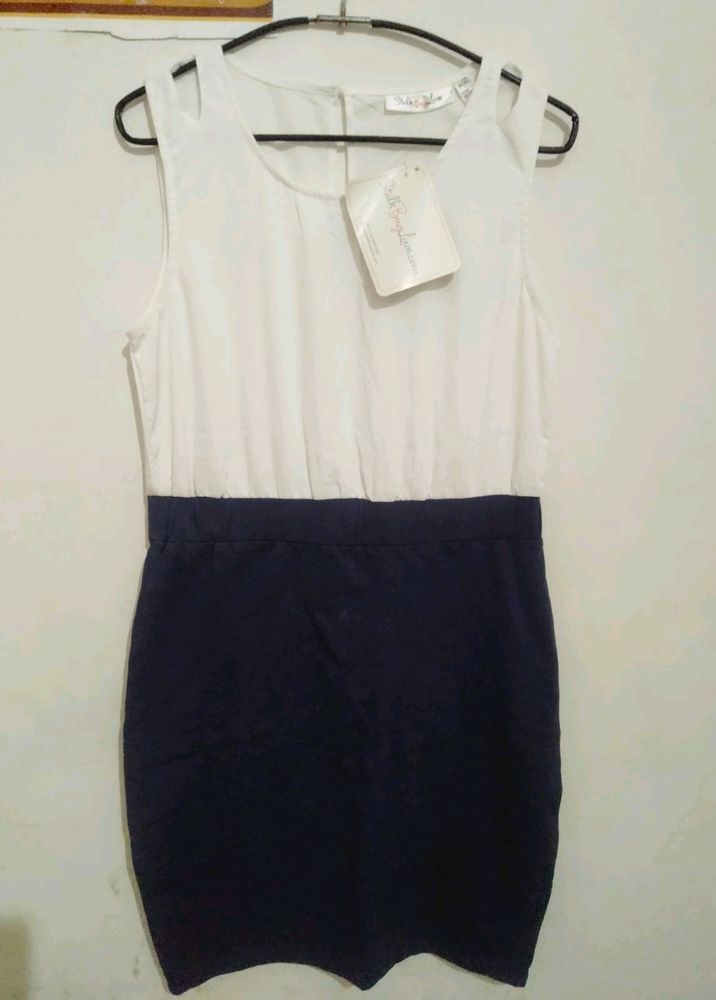 Stalk Brand New Dress M Size Bow Design On Back