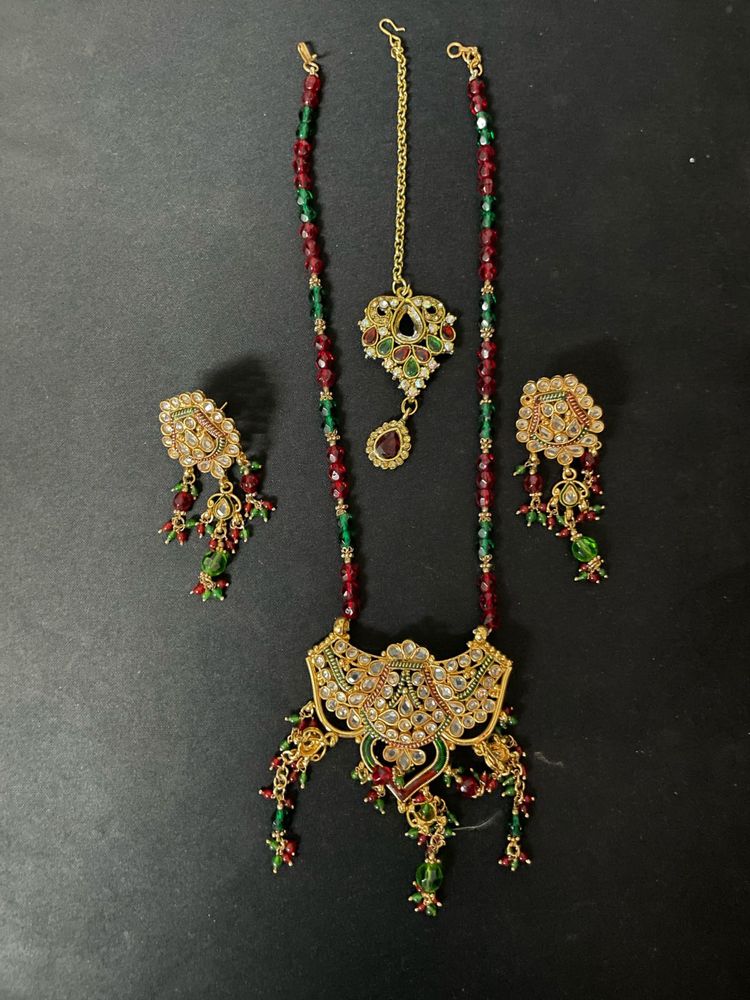 Elegant Indian Jewelry Set
