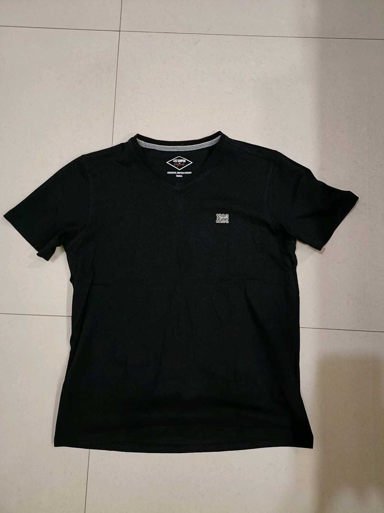 Lee Cooper Teshirt (Black- V Neck)