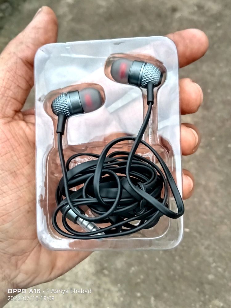 Boat Earphone