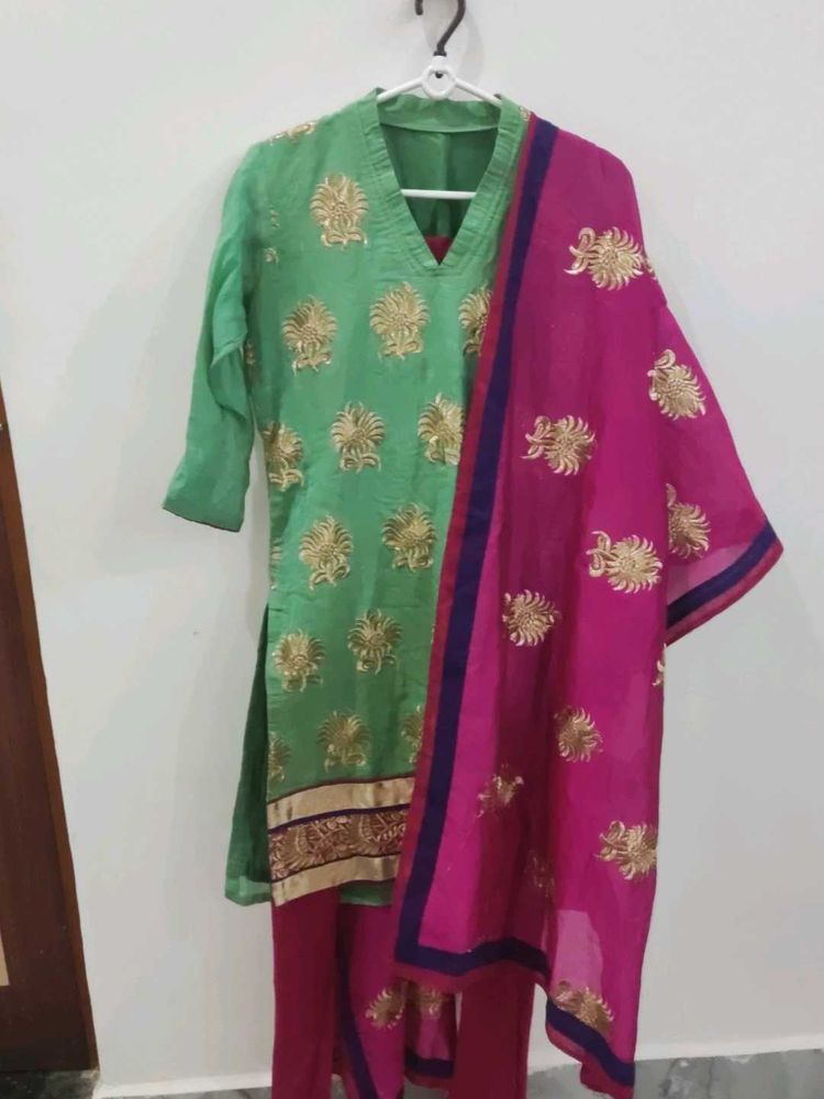 Embroidered Green &amp; Pink Salwar Kameez