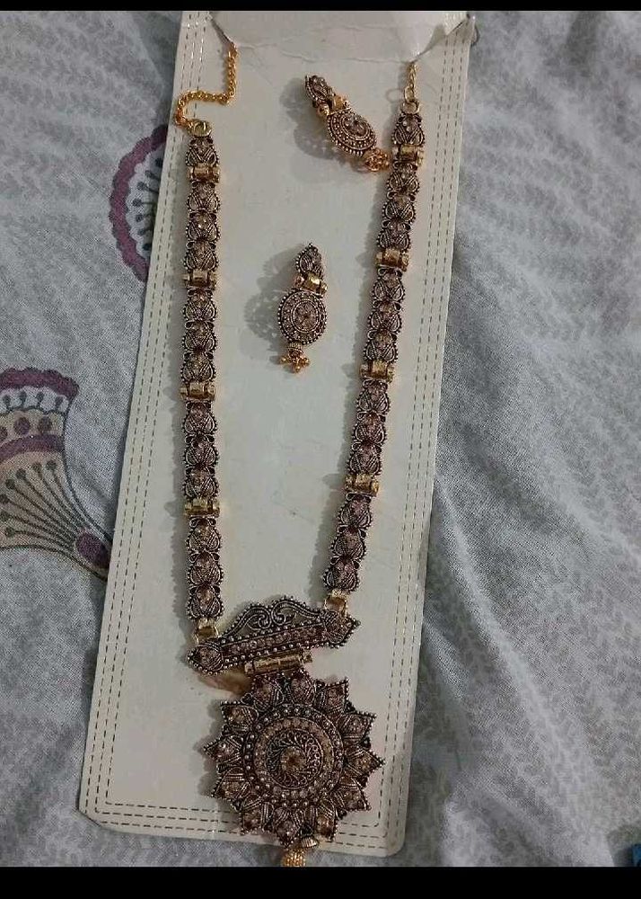 Golden Necklace With Earing
