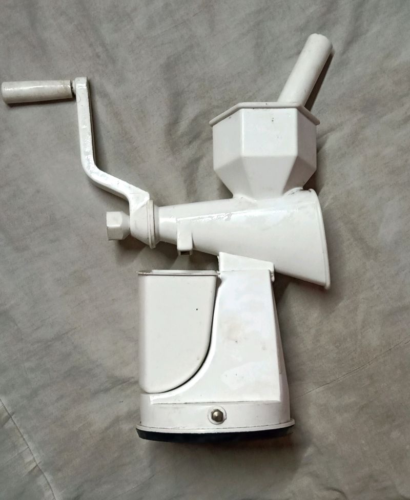 FRUIT JUICER