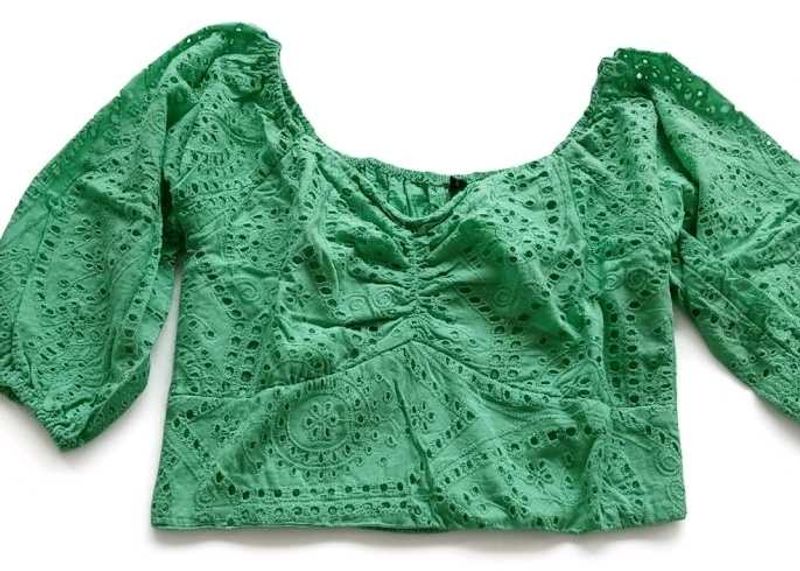 Green Eyelet Off-Shoulder Crop Top 💚