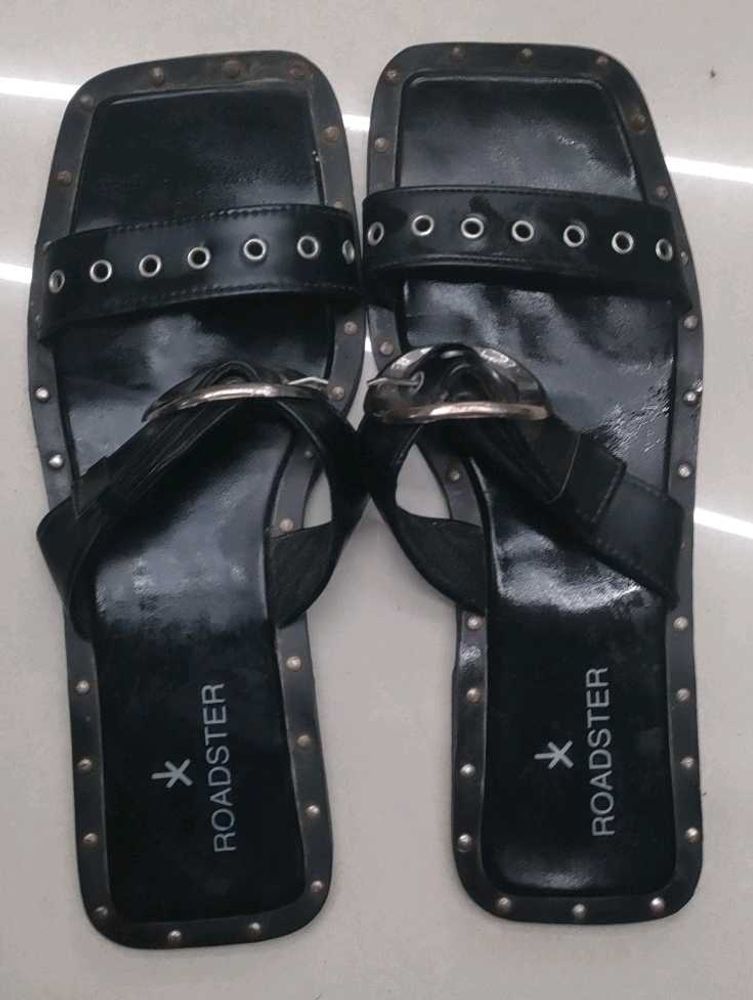 Roadster Black Embellished Sandals