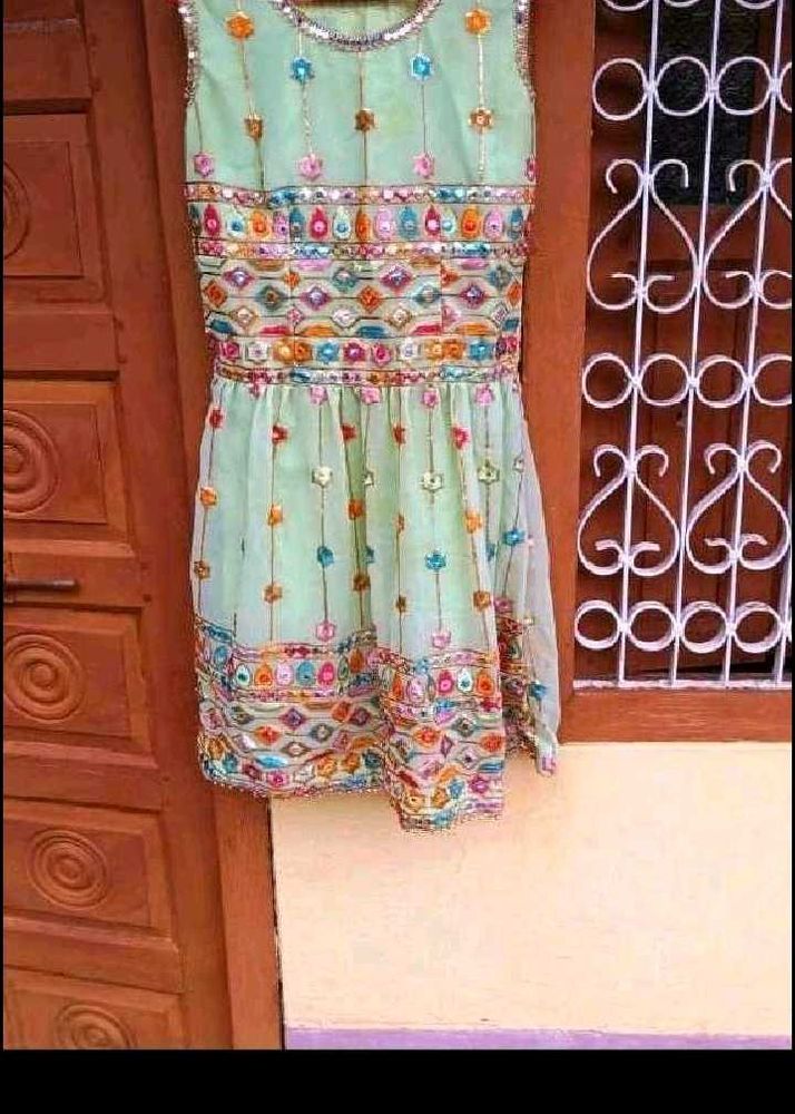 1000 Coins Stylish Sarara Set