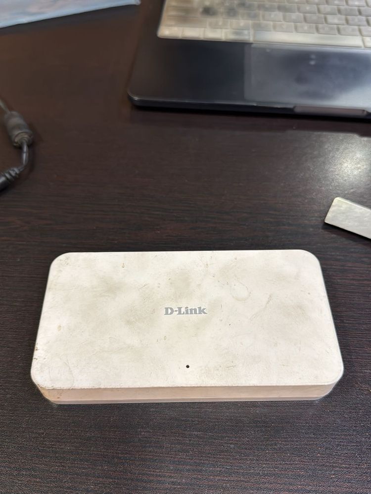 D-Link 8-Port Fast Ethernet Desktop switch