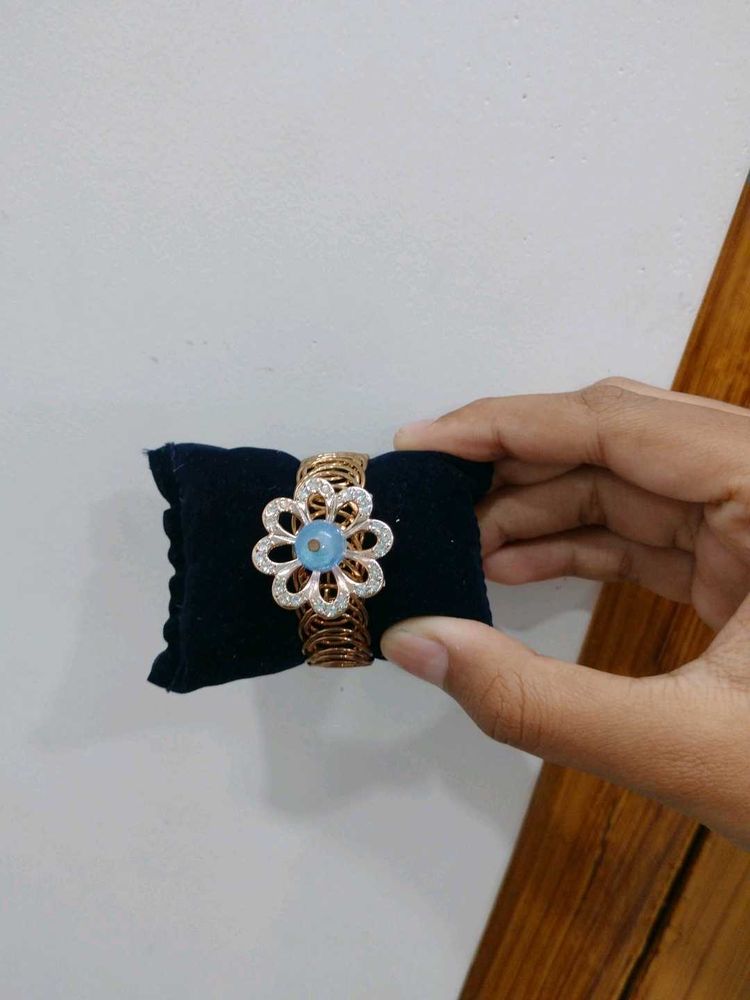 Floral Bracelet.🥰