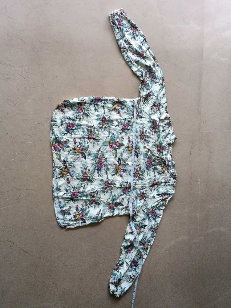 Brand new Floral Print Top