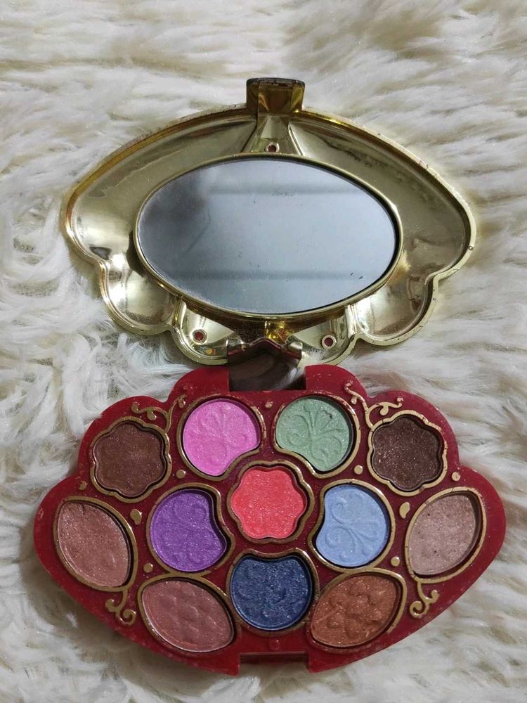 makeup kit