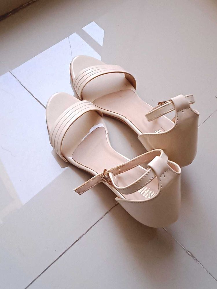 Stilettos/Kitten Heels (Cream Color/Beige/Off Whit