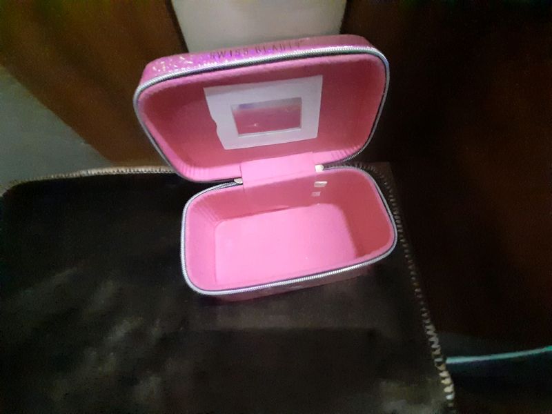 Small Makeup Pouch 👝