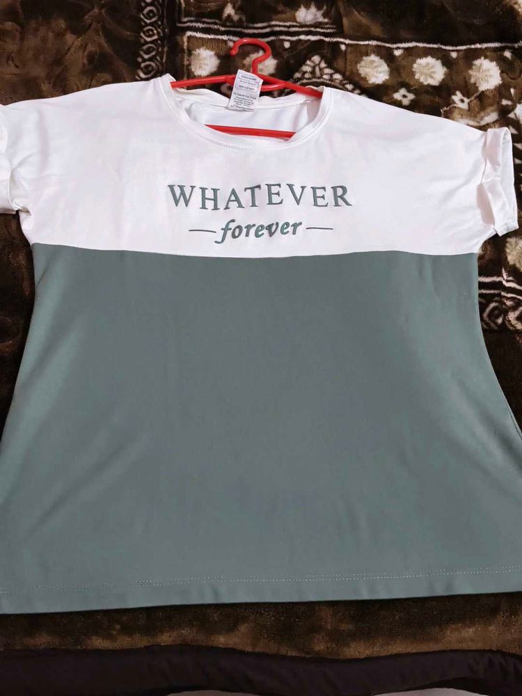 Stylish Two-Tone Graphic Tee