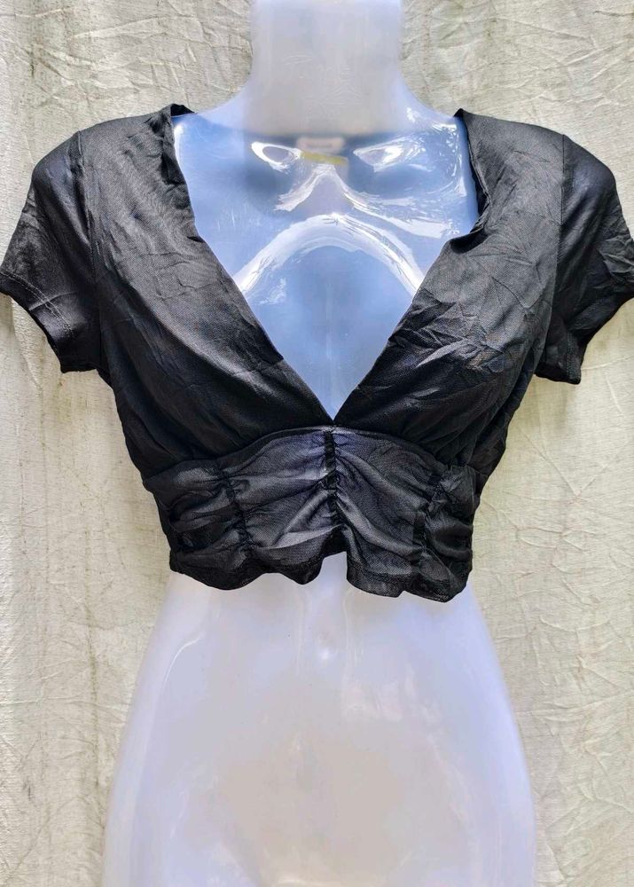 I. Chic Black Crop Top