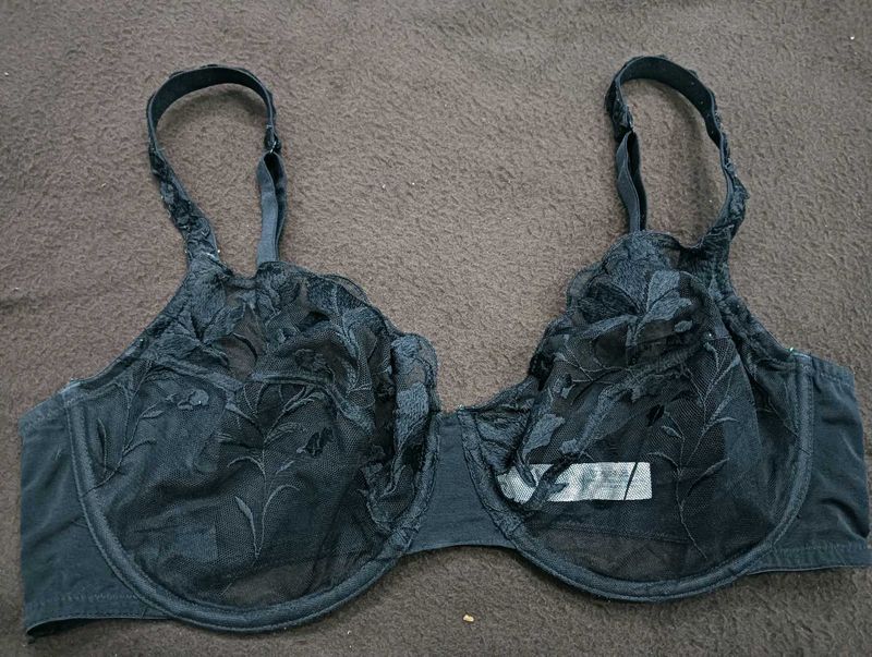 Elegant Black🖤36E Floral Lace Bra