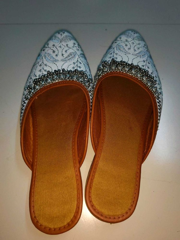White Design Jaipuri Jutti 👠👟