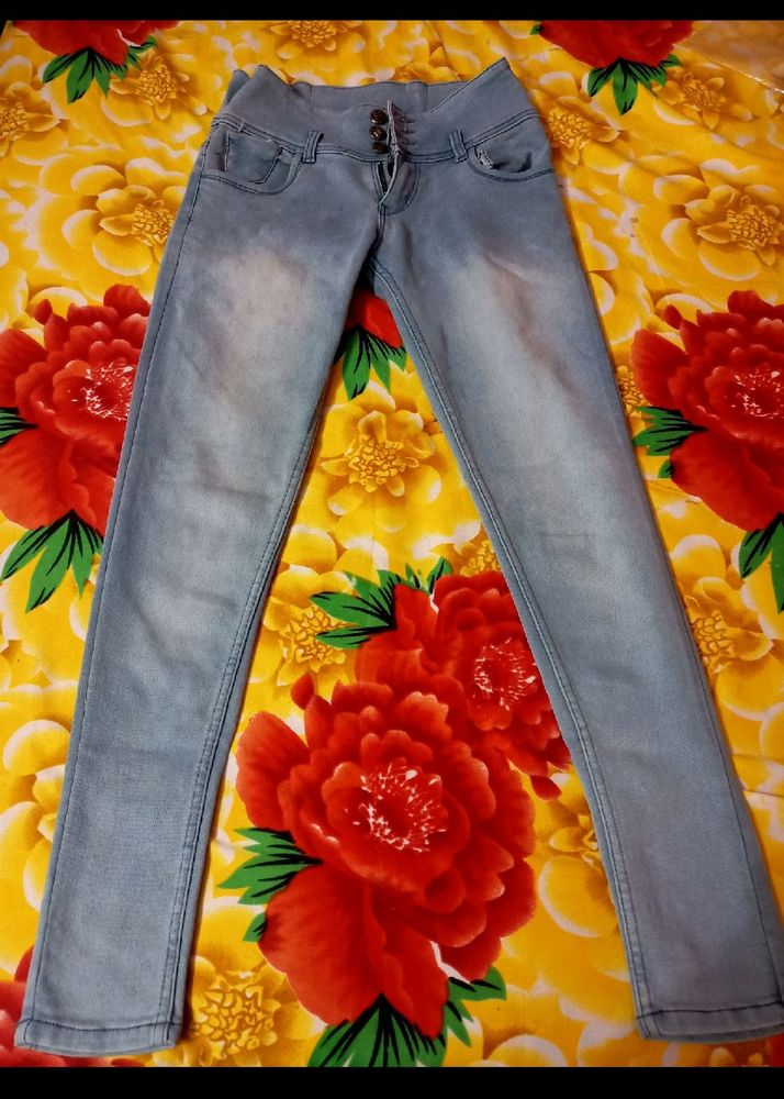 Women&#39;s Jeans
