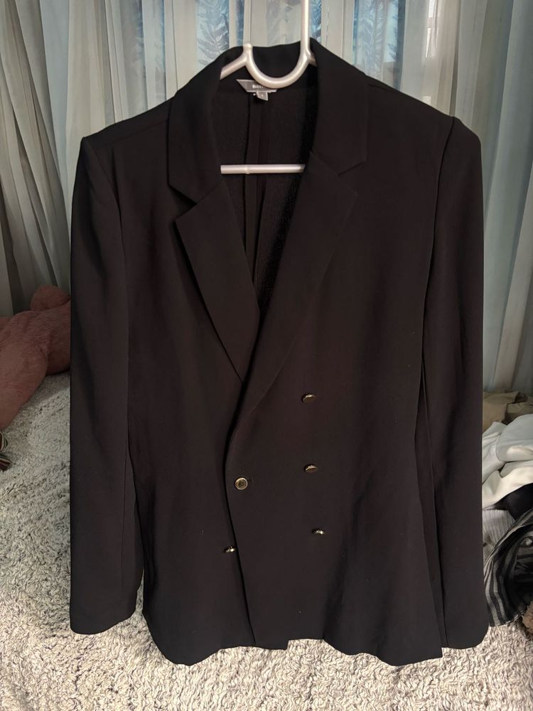 Classy Lightweight Blazer