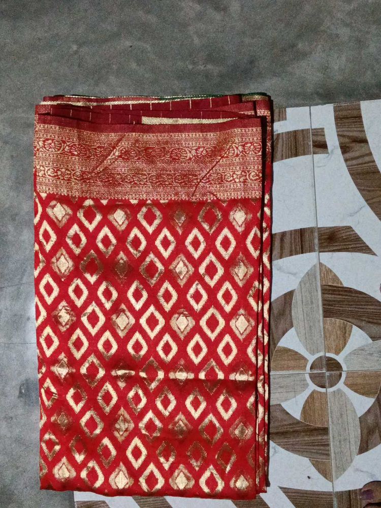 Red &amp; Gold Patterned Saree