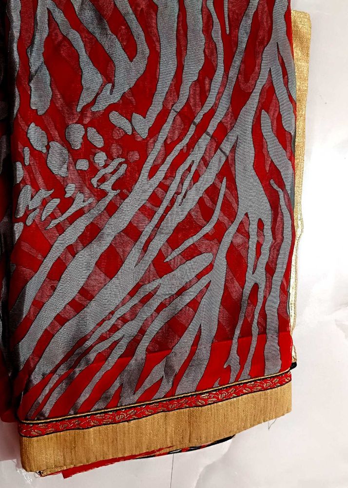 Red &amp; Gray Print Saree With Alterable Blouse