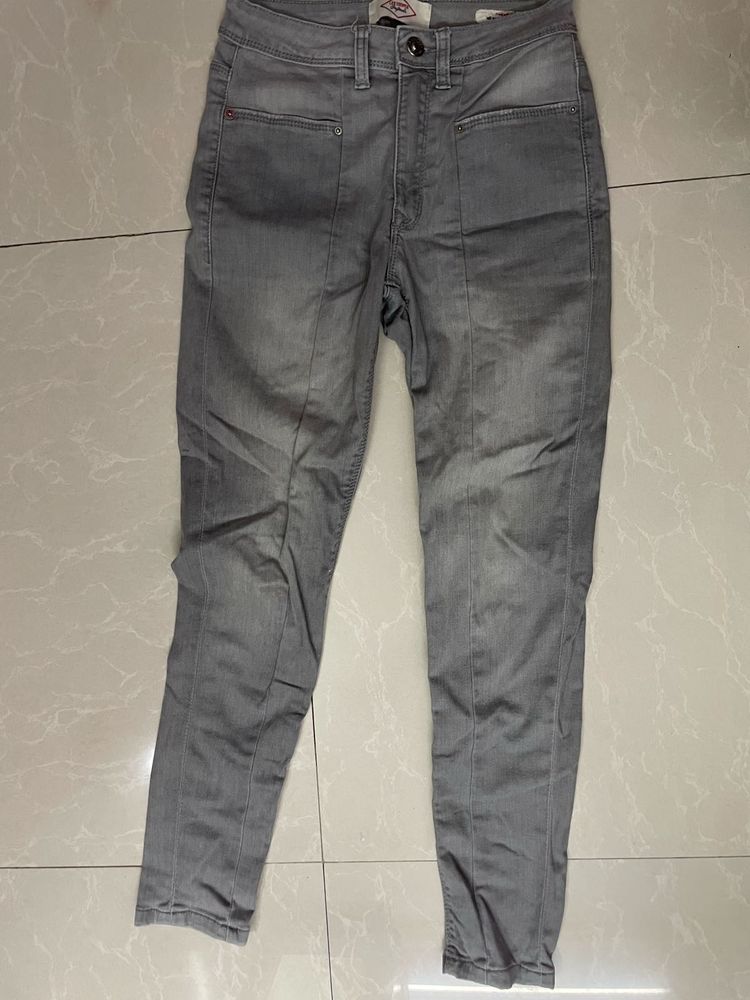 skinny grey jeans