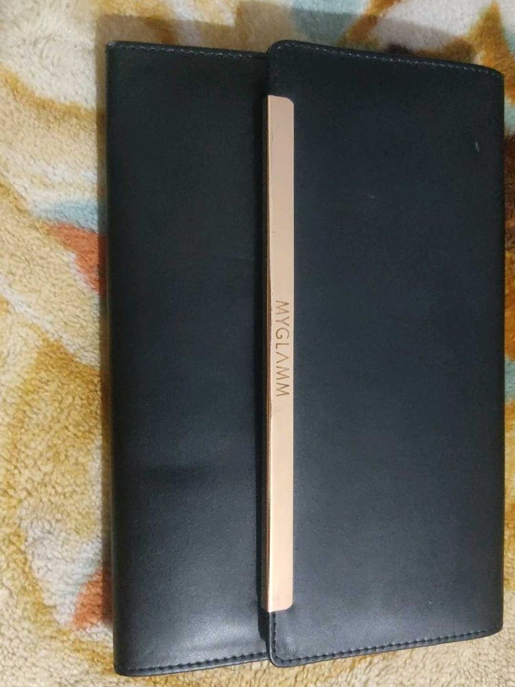 Myglamm Clutch