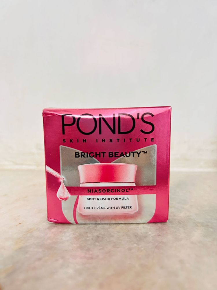 Pond&#39;s Bright Beauty Spot Repair Cream