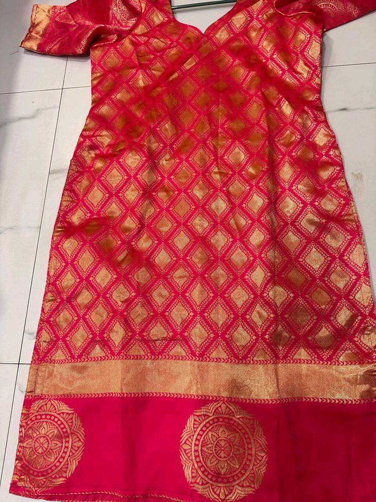 Magenta Pink&amp; Gold Brocade Kurti With Pant